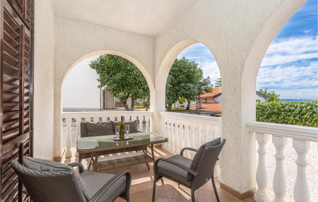 2 Bedroom Beautiful Apartment In Omisalj Exterior photo