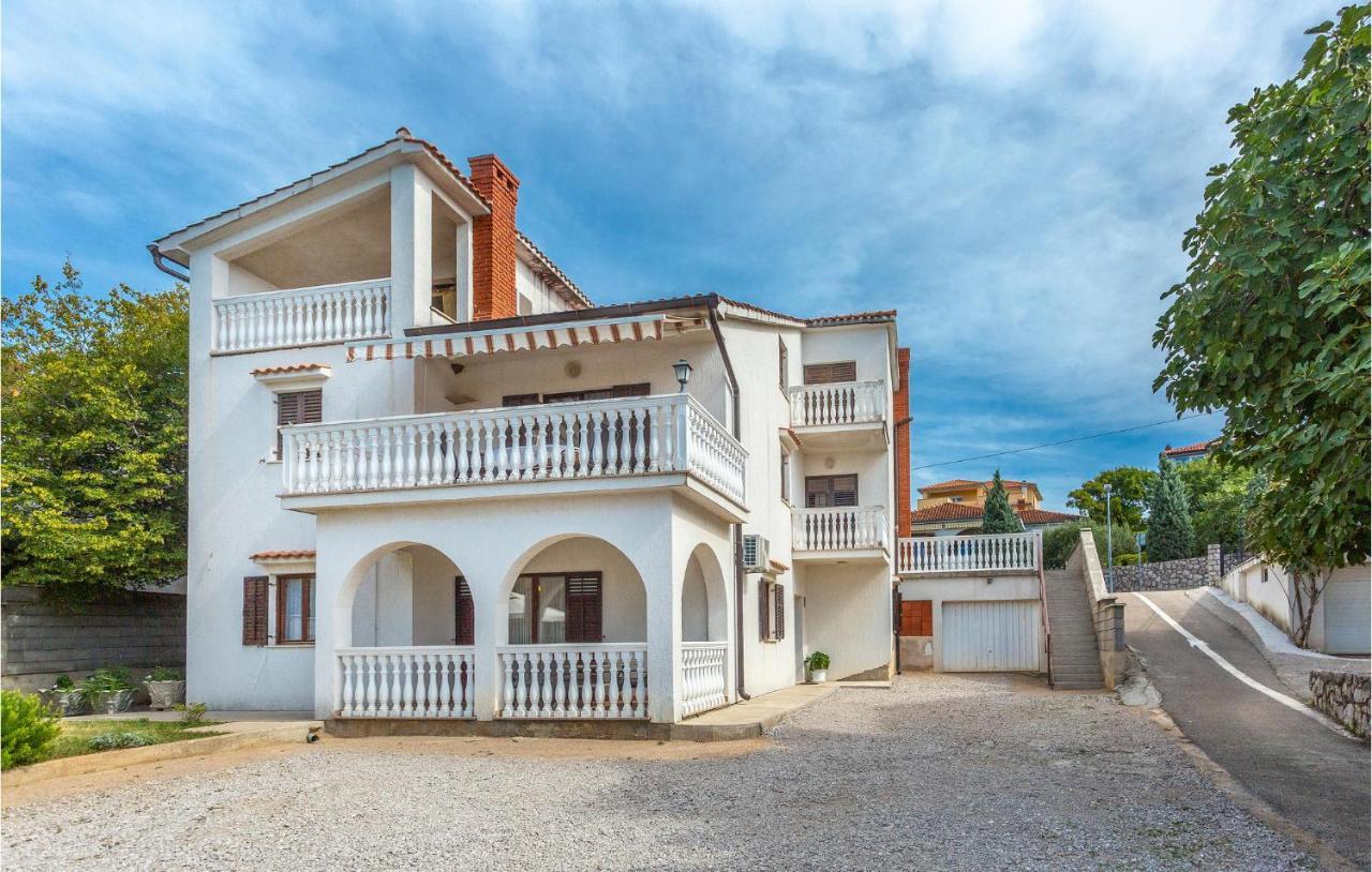2 Bedroom Beautiful Apartment In Omisalj Exterior photo