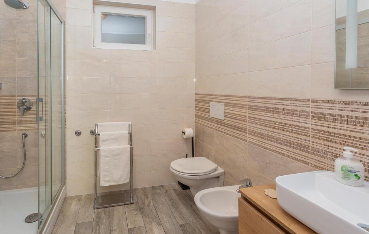 2 Bedroom Beautiful Apartment In Omisalj Exterior photo