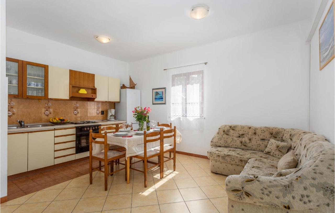 2 Bedroom Beautiful Apartment In Omisalj Exterior photo