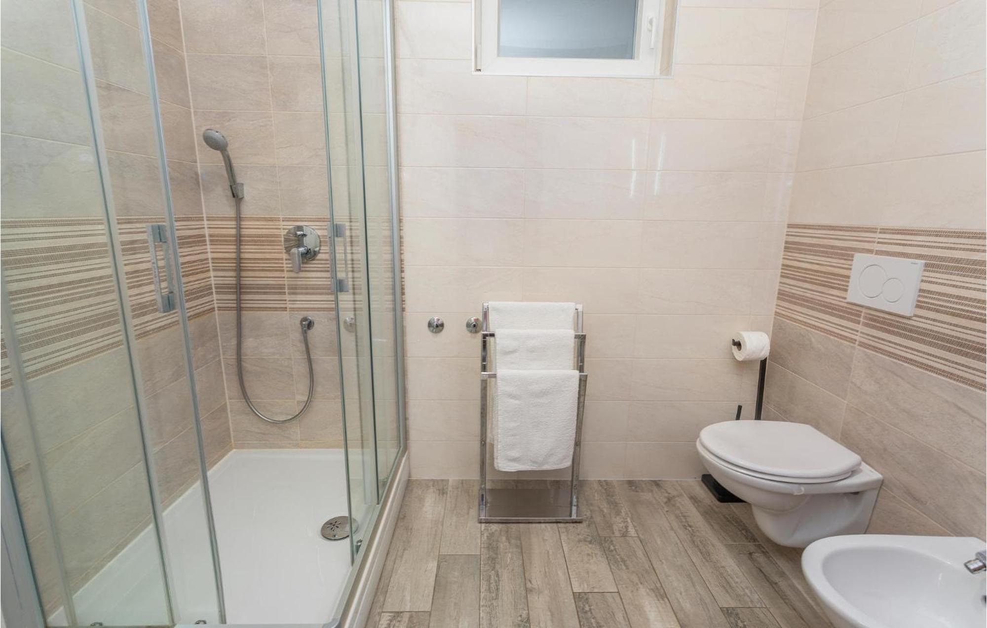 2 Bedroom Beautiful Apartment In Omisalj Exterior photo