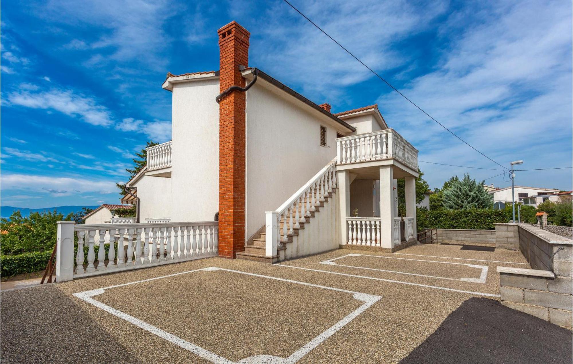 2 Bedroom Beautiful Apartment In Omisalj Exterior photo
